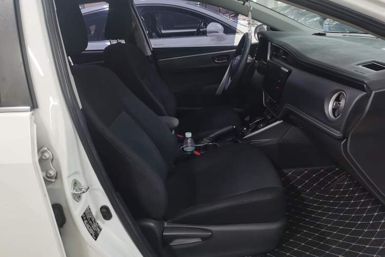 Used Toyota Corolla 2017 Revised Dual-Engine 1.8L E-CVT Leading Edition
