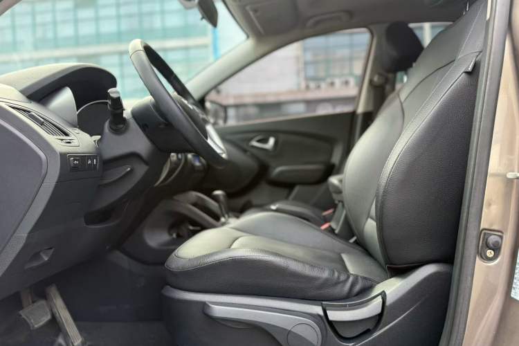 Used Hyundai ix35 2013 2.0L Automatic Two-Wheel Drive Smart GLS China IV Standard
