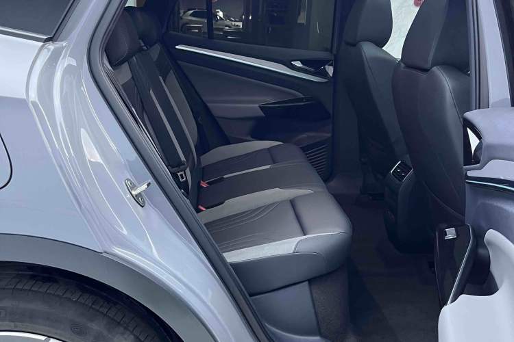 Used Volkswagen ID.4 CROZZ 2021 Long-Range PRO Two-Wheel Drive Version