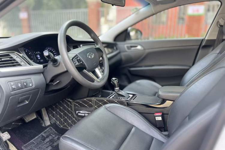 Used Hyundai Mistra 2014 1.8L Automatic Smart GLS