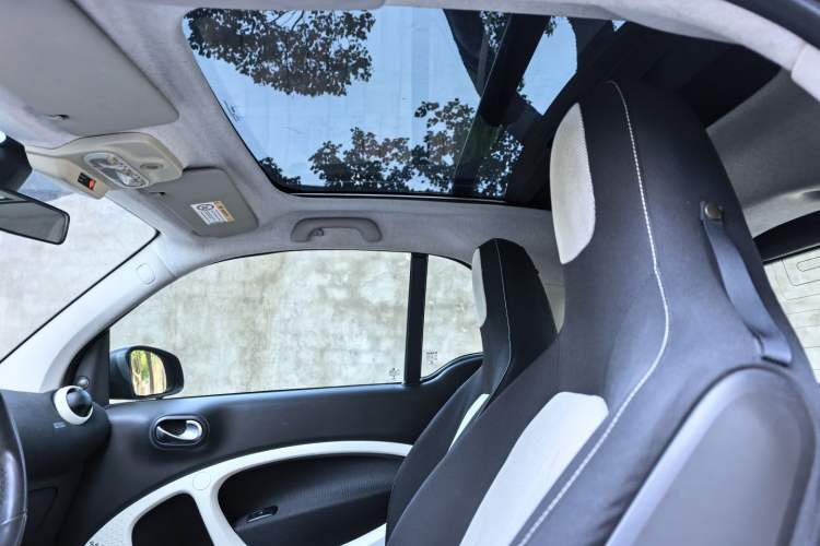 Used  fortwo 2015 1.0L 52 kW Hardtop Passion Edition
