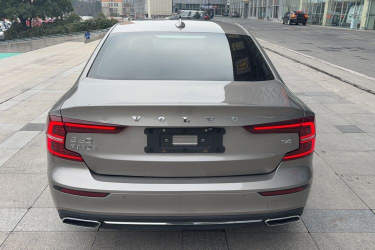 Used Volvo S60 2021 T4 Zhiyi Luxury Edition