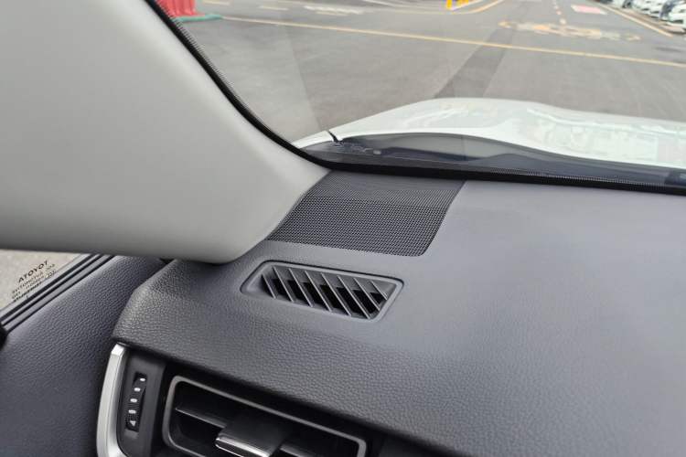 Used Toyota Wildlander 2023 2.0L CVT Two-Wheel Drive Luxury PLUS Edition
