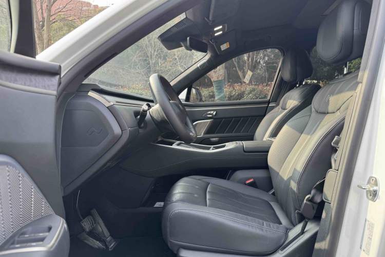 Used ONVO Luxeed L90 
