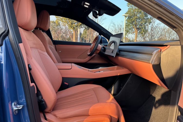 Used ONVO L60 2024 60 kWh All-Wheel Drive
