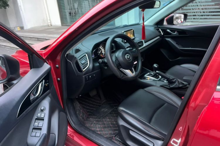 Used Mazda Mazda 3 Axela 2016 Sedan 1.5L Automatic Luxury Model