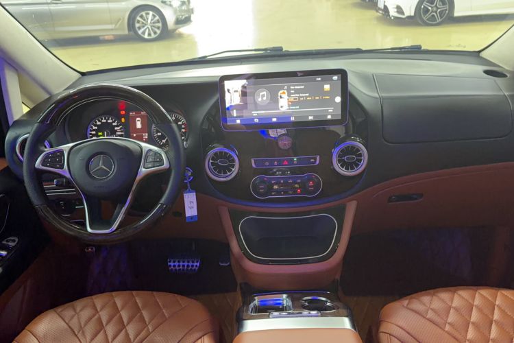 Used Mercedes-Benz Vito 2018 2.0T Elite Version 7 Seats China V Emission Standard
