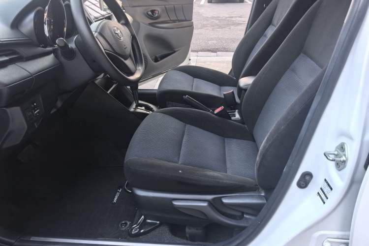 Used Toyota YARiS L 2019 1.5E CVT Dynamic Edition China VI compliant
