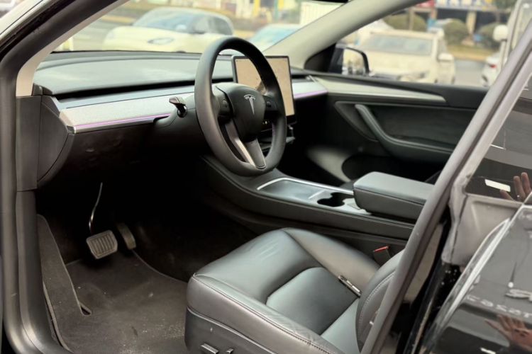 Used Tesla Model Y 2024 Rear-Wheel-Drive Version
