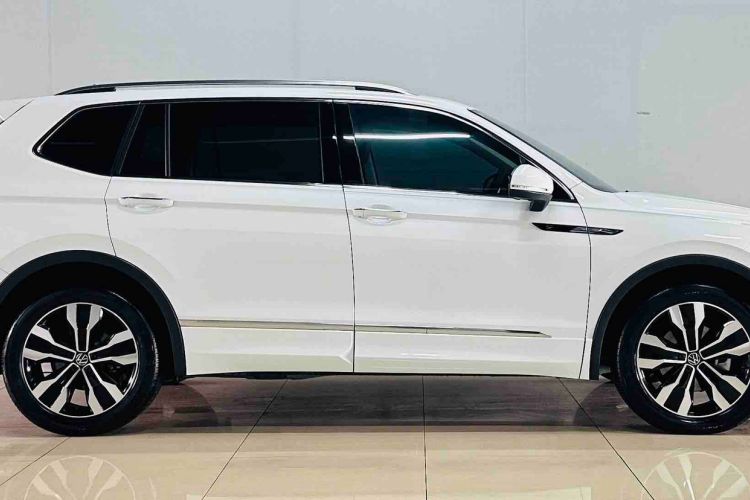 Used Volkswagen Tiguan L 2024 330TSI Automatic Two-Wheel Drive R-Line Enhanced Edition
