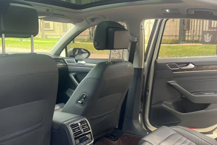 Used Volkswagen Magotan 2019 330TSI DSG Luxury Version China VI Standard
