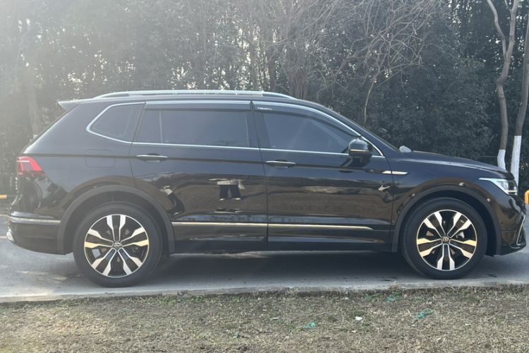 Used Volkswagen Tiguan L 2023 Restyled 330TSI Automatic Two-Wheel Drive R-Line Enhanced Comfort Version