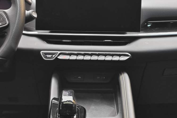 Used Geely Auto Coolray 2025 Bin Yue L 1.5T DCT Starlight Edition
