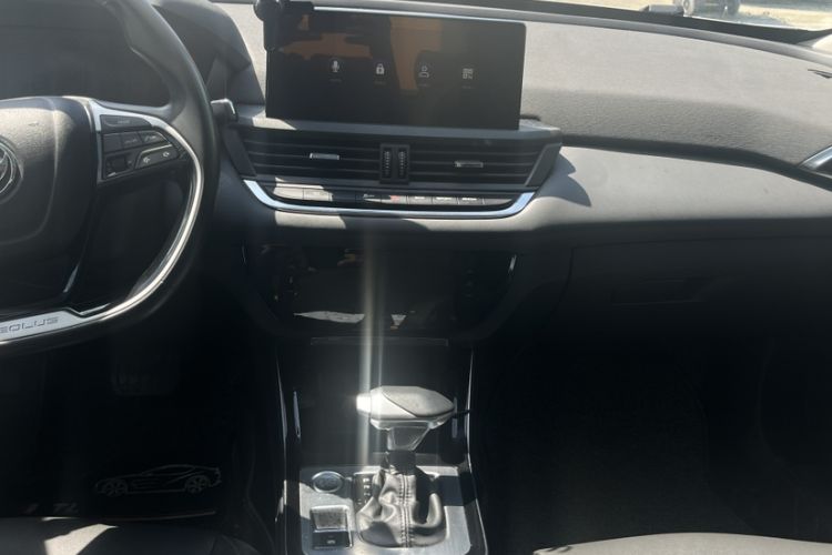 Used Dongfeng Aeolus Yixuan 2020 230T Automatic Glare-Proof Dark Knight Edition
