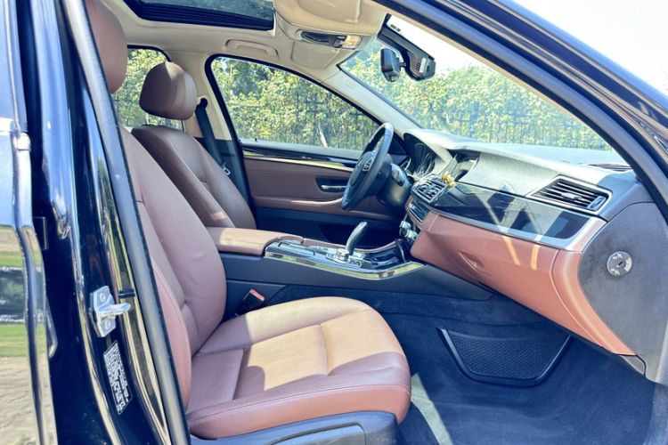 Used BMW 5 Series 2014 520i Elegant Edition
