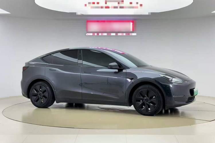 Used Tesla Model Y 2024 Long-Range All-Wheel-Drive Version
