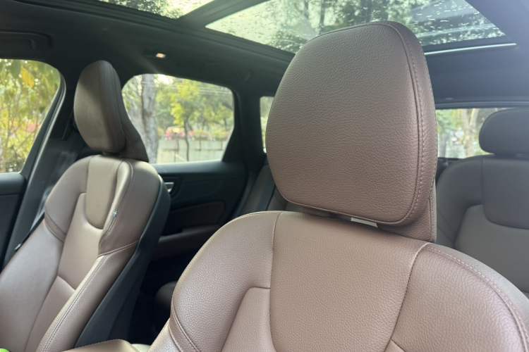 Used Volvo XC60 2024 B5 4x4 Smart Luxury Edition
