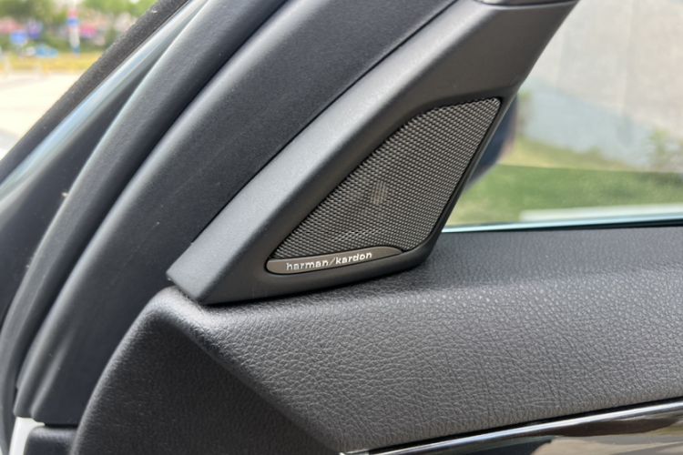 Used BMW 5 Series 2014 528Li Leading Model
