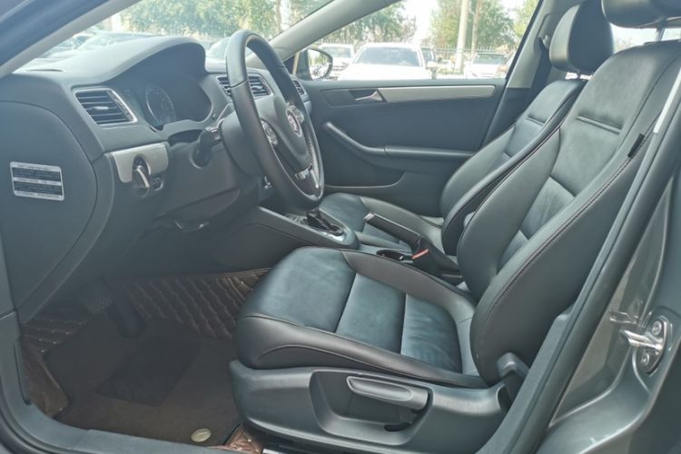 Used Volkswagen Sagitar 2014 Revised Version 1.4TSI Automatic Luxury Edition
