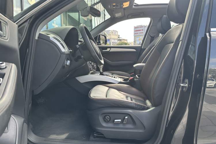 Used Audi Q5 2017 Plus 40 TFSI Technology Model
