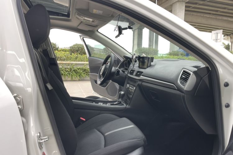 Used Mazda Mazda 3 Axela 2017 Sedan 1.5L Automatic Luxury Model Emission Standard China V
