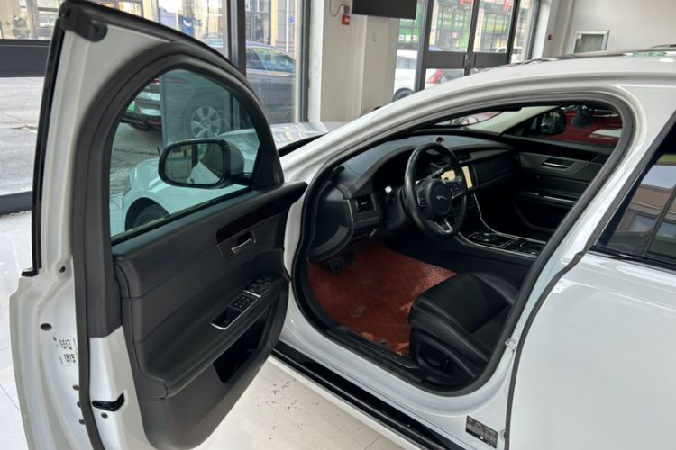 Used Jaguar XFL 2020 XFL 2.0T P200 Two-Wheel-Drive Rally Flag Edition
