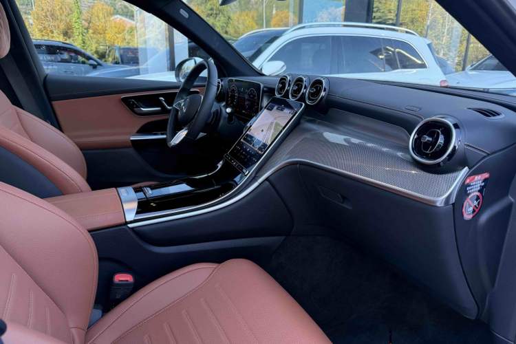 Used Mercedes-Benz GLC 2023 GLC 260 L 4MATIC Dynamic Edition 7-seater
