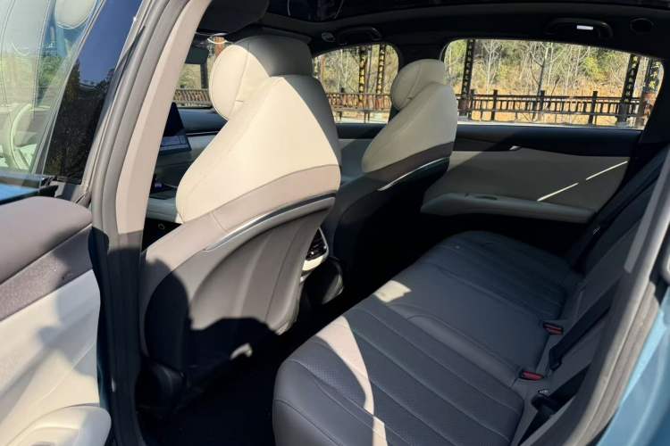 Used  L07 2024 230Max Qiankun Intelligent Driving ADS SE Range-Extended Version