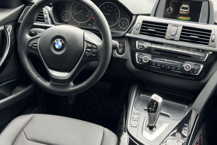 Used BMW 3 Series 2016 320Li Ambition Model
