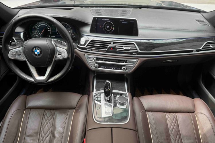 Used BMW 7 Series 2018 740Li M Sport Package Leading Model
