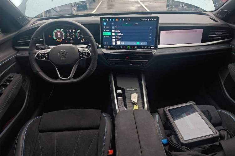 Used Volkswagen Passat 2025 Pro 380TSI Starry Dragon Luxury Edition
