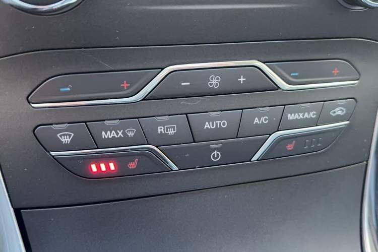 Used Ford Edge 2018 EcoBoost 245 Two-Wheel-Drive Titanium 7-Seater China V Standard
