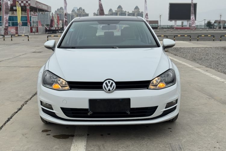 Used Volkswagen Golf 2016 230TSI Automatic Comfort Version
