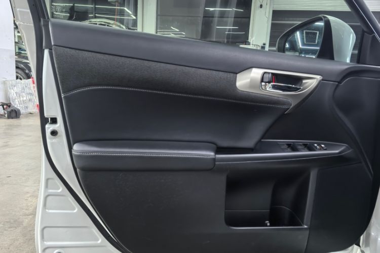 Used Lexus CT 2014 CT200h Comfort Edition Monochrome