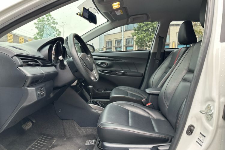 Used Toyota YARiS L 2022 X-Trail 1.5L CVT Luxury PLUS Edition
