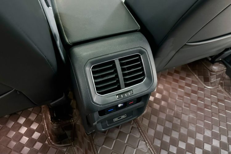 Used Volkswagen Tiguan L 2018 330TSI Automatic Two-Wheel Drive Luxury Edition
