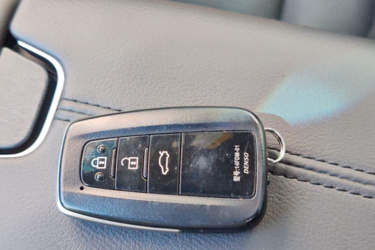 Used Toyota Avalon 2019 2.5L Touring Premium Version China VI Standard
