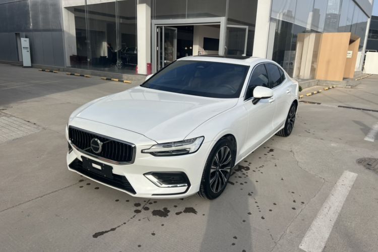 Used Volvo S60 2024 B4 Zhiyuan Luxury Edition
