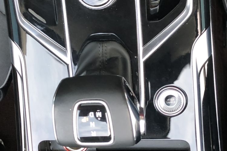 Used Hongqi HS5 2022 Facelifted Version 2.0T Smart Connect Flagship All-Wheel-Drive Edition
