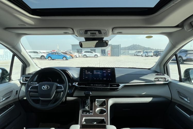 Used Toyota Granvia 2023 2.5L Hybrid Prestige PLUS Edition