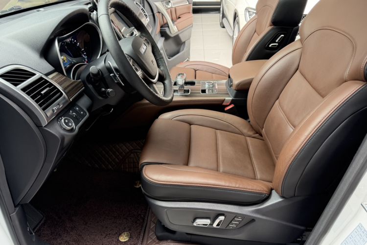 Used Haval H9 2017 2.0T Gasoline 4x4 Prestige Model 7 Seats
