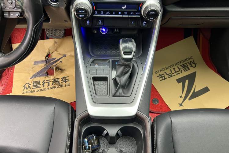 Used Toyota RAV4 2021 2.0L CVT Two-Wheel Drive Fashion PLUS Edition
