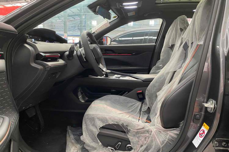 Used Changan UNI-V 2024 1.5T Prestige Edition
