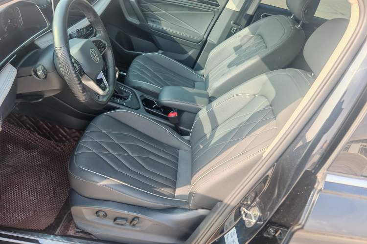 Used Volkswagen Tiguan L 2023 330TSI Automatic Two-Wheel Drive R-Line Enjoyment Edition
