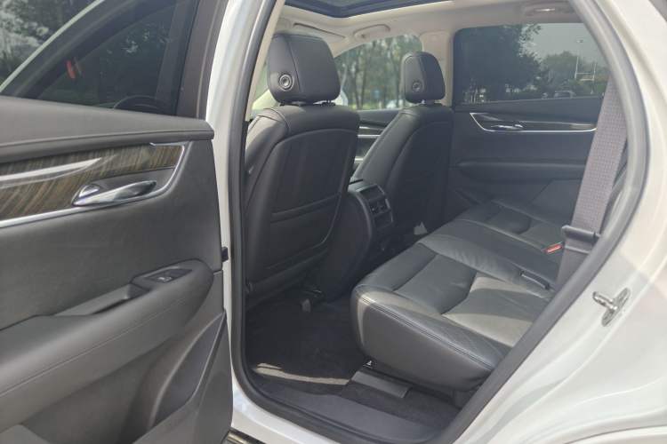 Used Cadillac XT5 2018 25T Luxury Model
