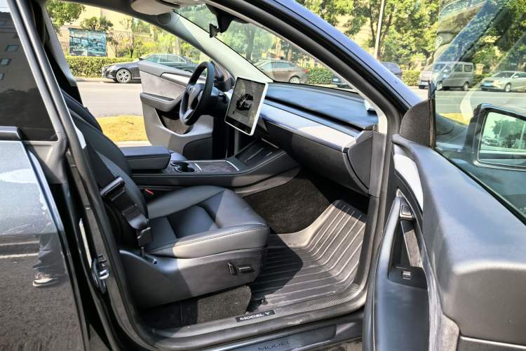 Used Tesla Model Y 2024 Rear-Wheel-Drive Version
