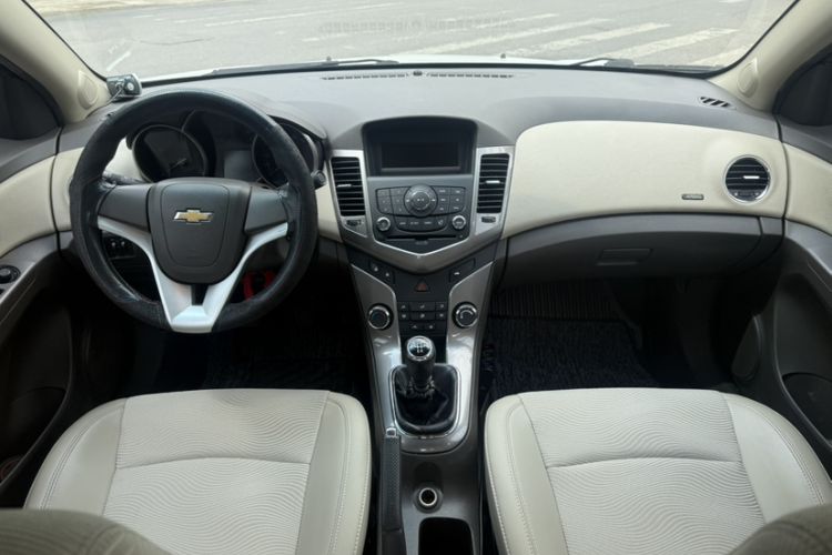 Used Chevrolet Cruze 2015 1.5L Classic SE MT