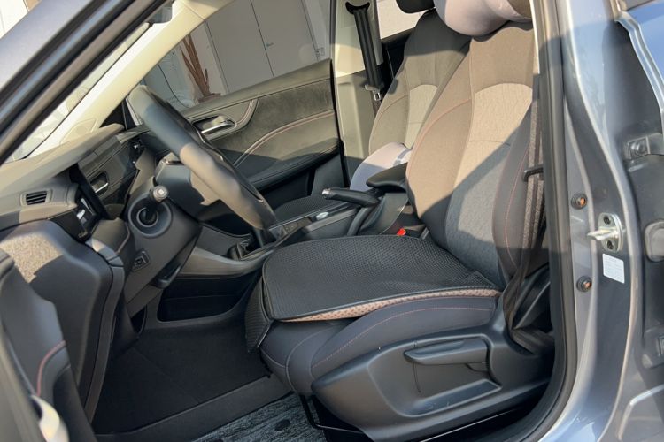 Used Roewe i5 2023 1.5L Manual Comfort Edition
