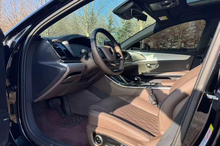 Used BYD Han 2025 DM-i 125KM Prestige Model
