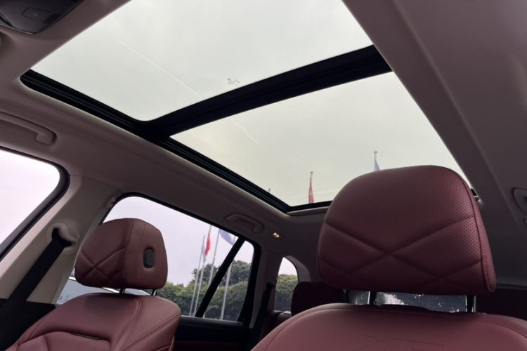 Used BMW X5 2022 Restyled xDrive 30Li Luxury Version M Sport Package
